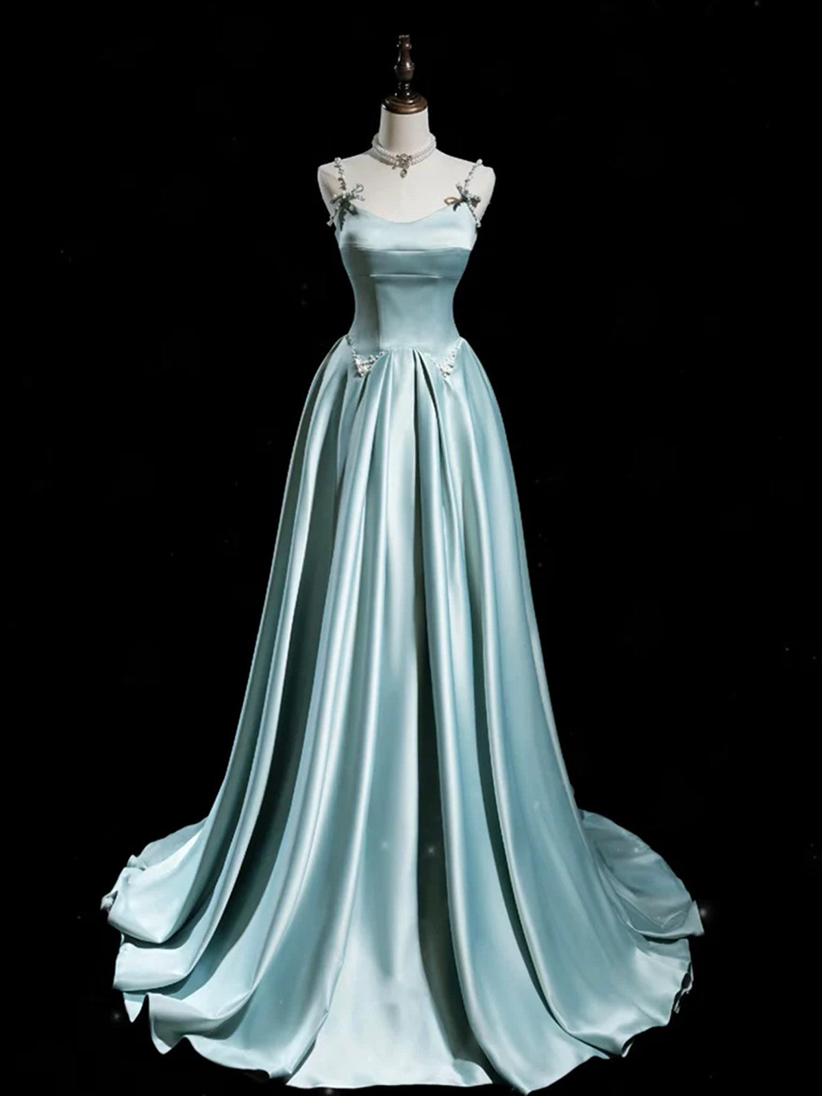 Vestido de fiesta largo de satén azul con tirantes en forma de A 
