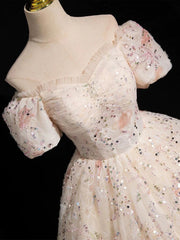 Precioso vestido de fiesta de escote corazón color champán con mangas cortas 
