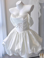 Vestido de fiesta de satén blanco con cuentas y hombros descubiertos Vestido de graduación corto de satén blanco 