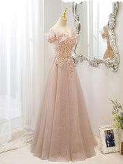 Vestido de fiesta rosa con hombros descubiertos de tul brillante, cuentas y encaje 