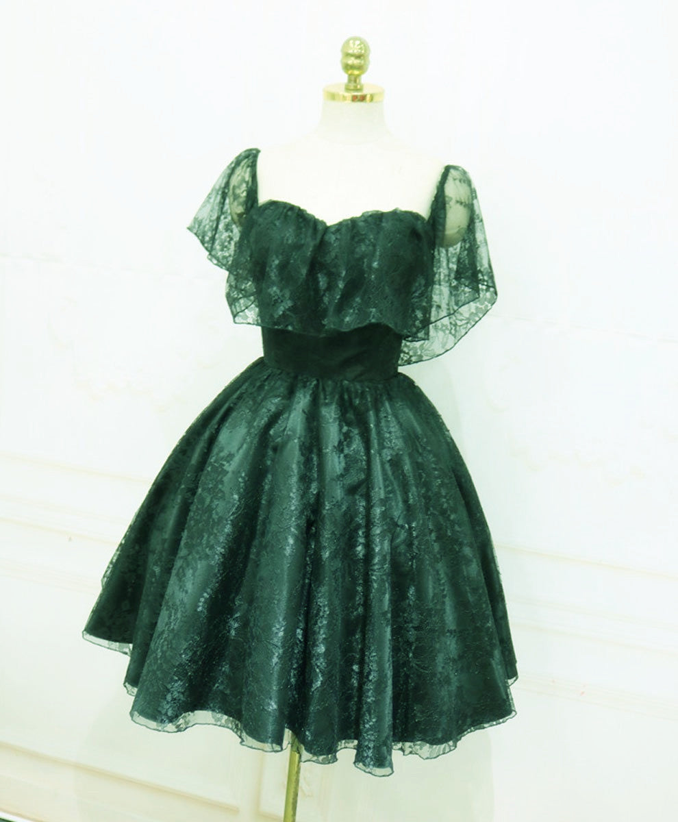 Hermoso vestido de fiesta corto con hombros descubiertos y encaje verde oscuro 