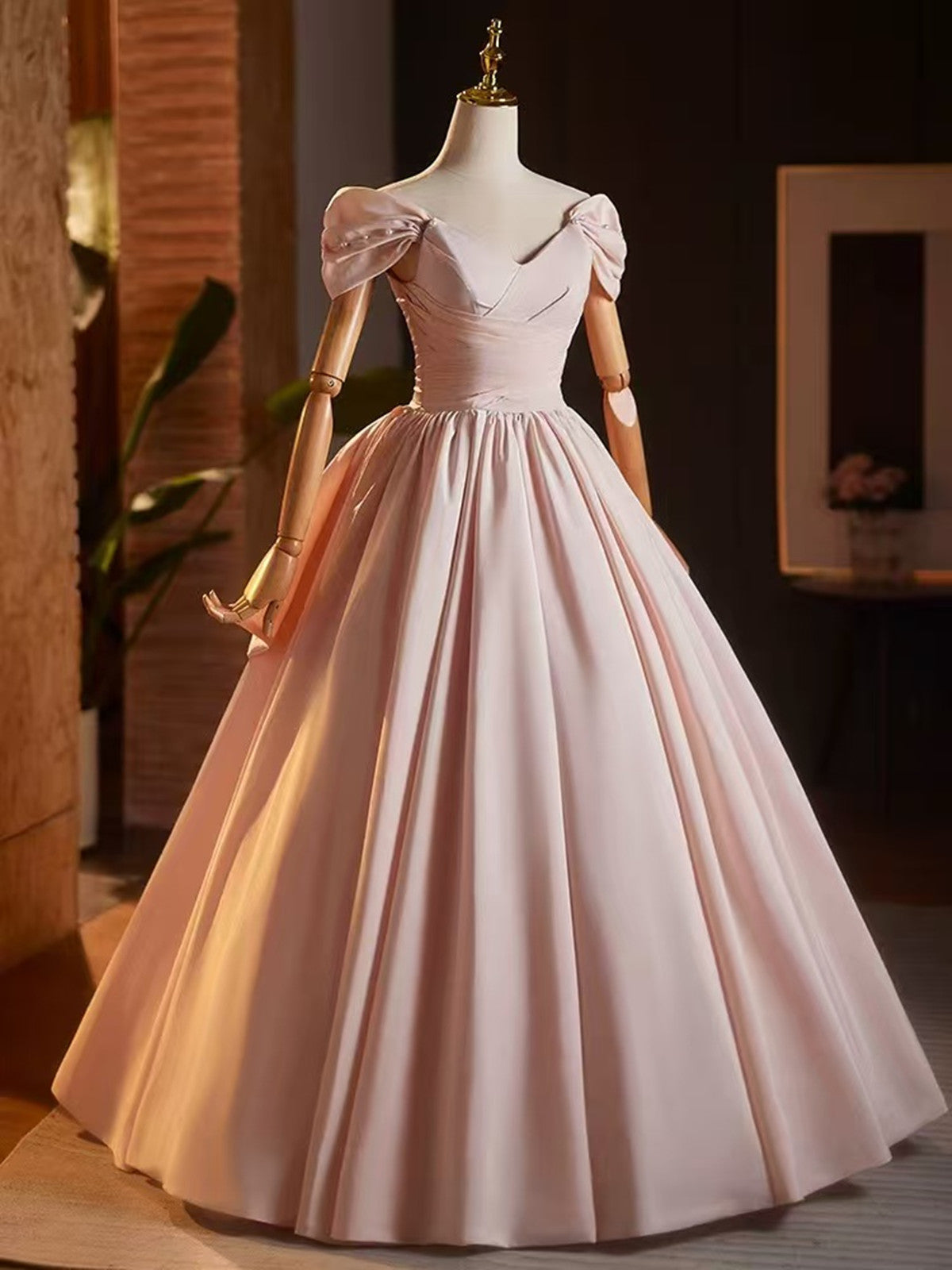 Vestido de fiesta princesa rosa con hombros descubiertos, corte A y perlas 
