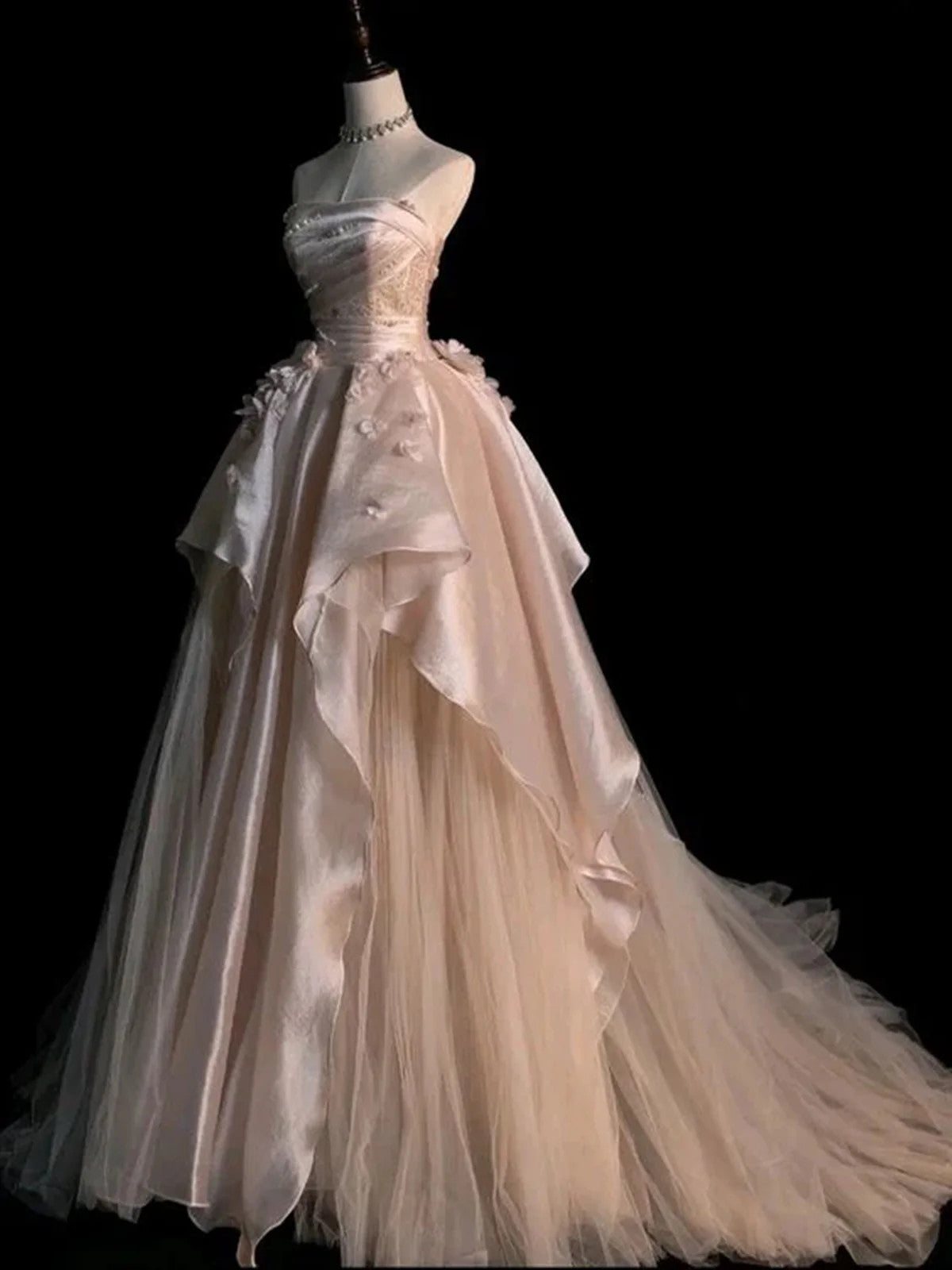 Vestido de fiesta de tul en línea A sin tirantes en rosa y champán 