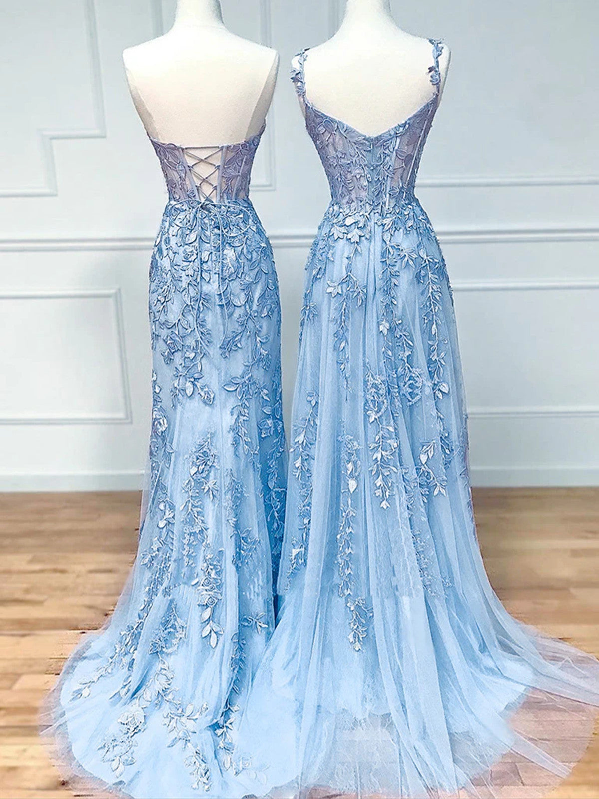 Vestido de fiesta largo de tul azul claro con encaje y escote en forma de corazón 