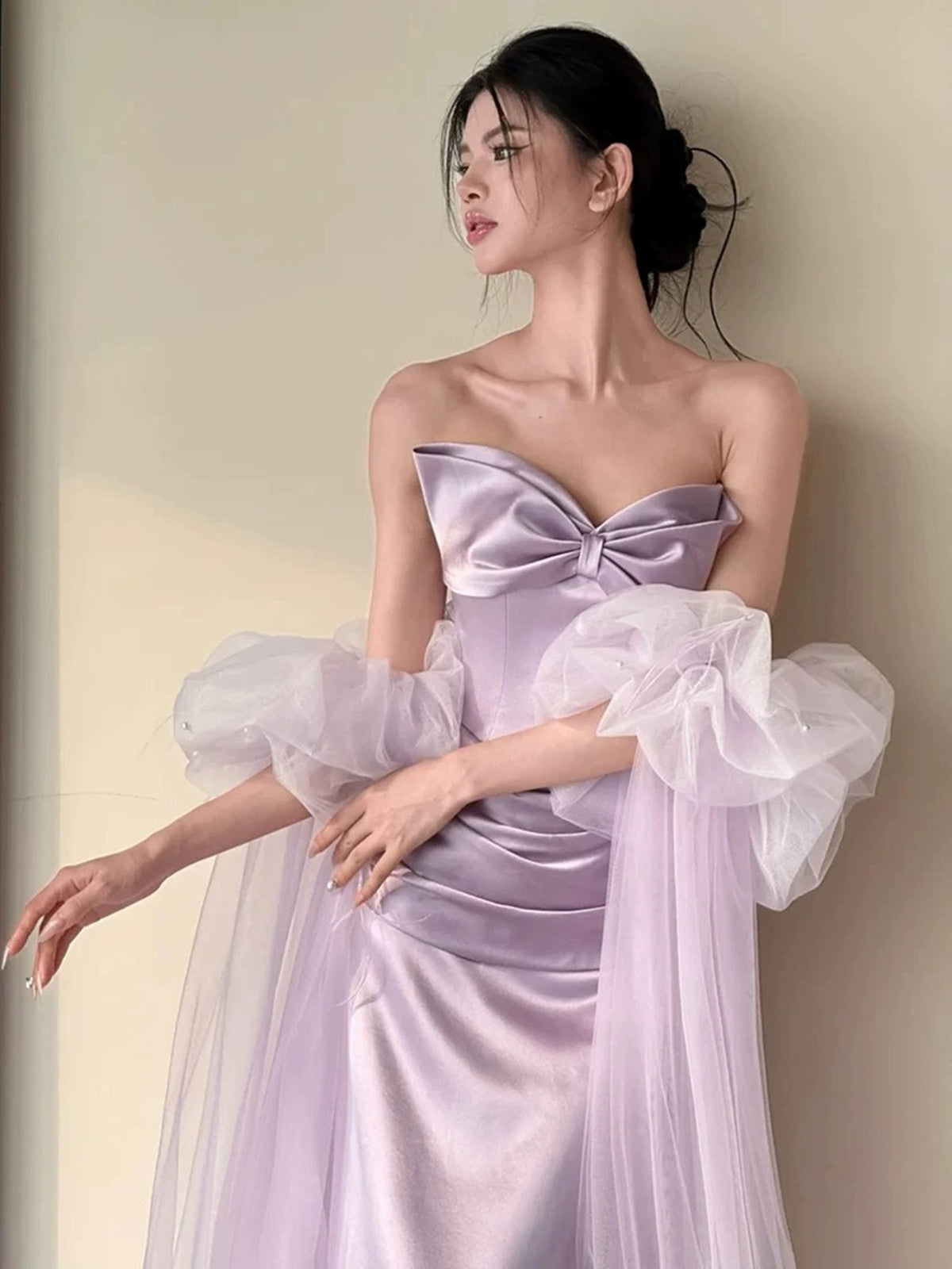 Vestido de noche largo elegante con escote en forma de corazón de satén morado claro 