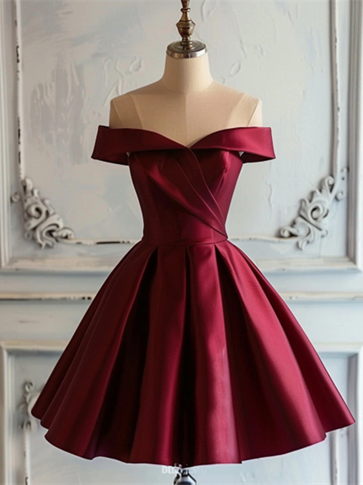 Vestido de fiesta de satén rojo vino hasta la rodilla 