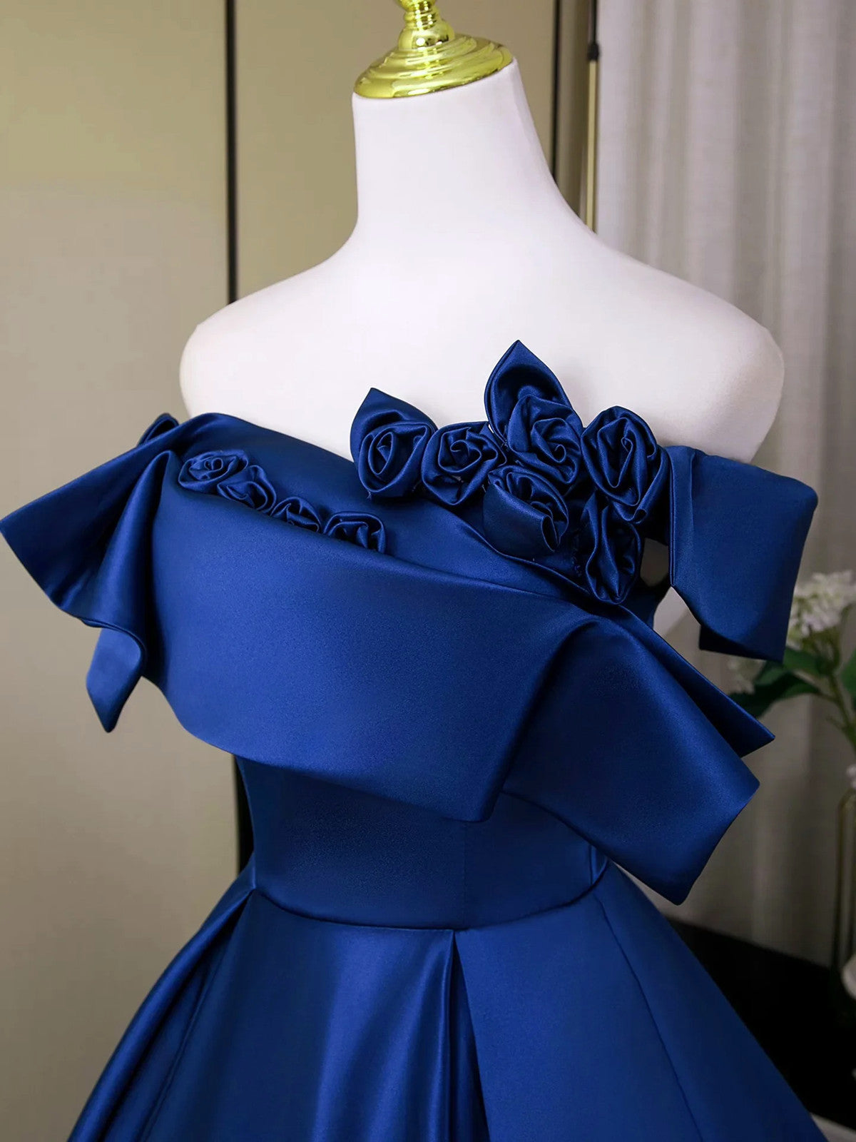 Vestido largo de fiesta con flores de satén azul y vestido de noche 