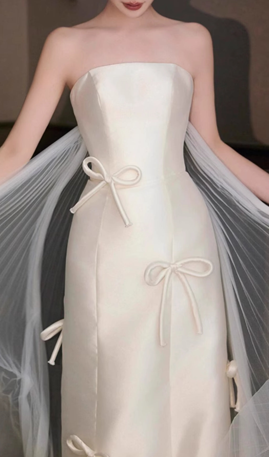 Chynna Elegant White Strapless Bow Wedding Dress