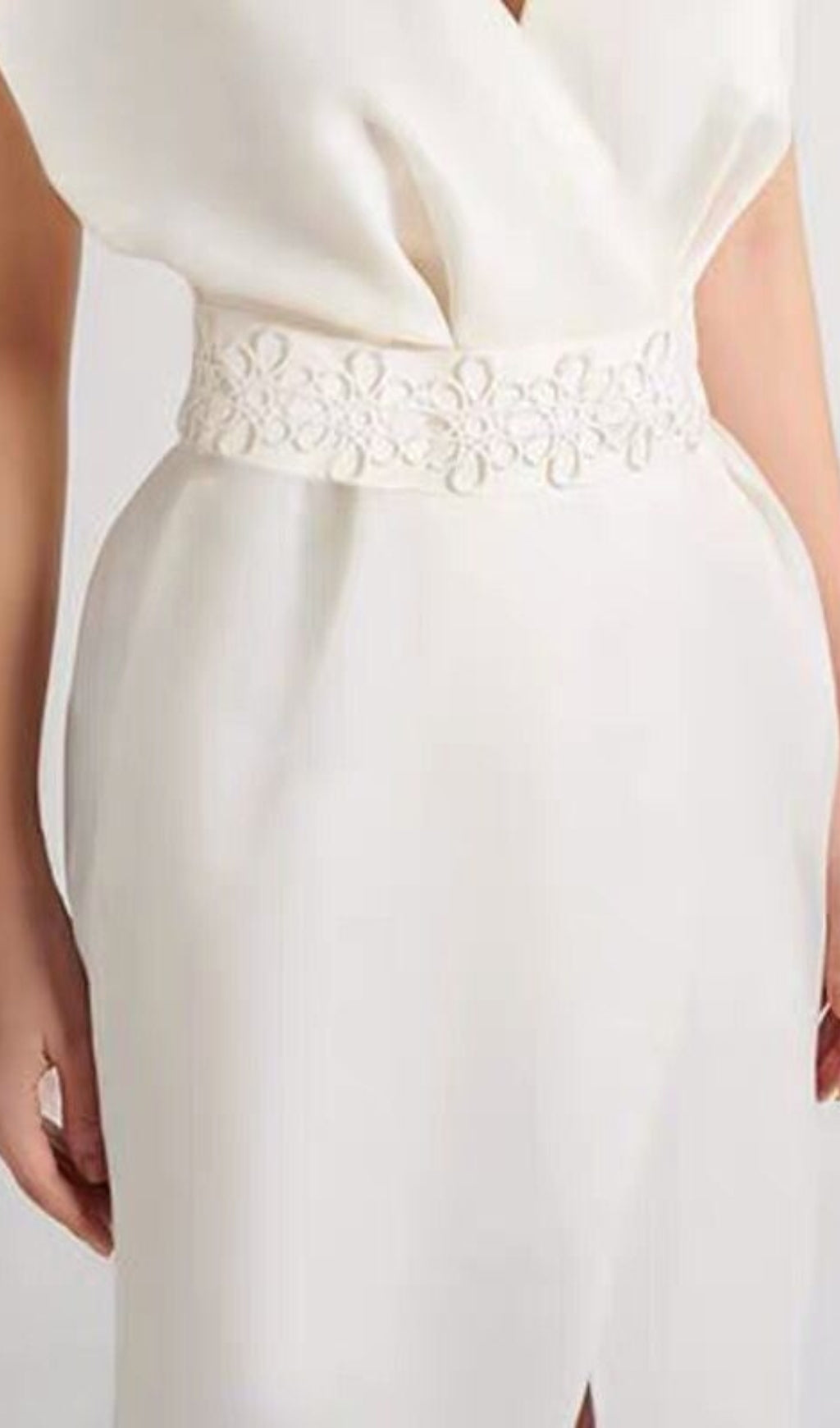 Bogda Elegant V-Neck White Midi Dress with Embellished Waist & Slit