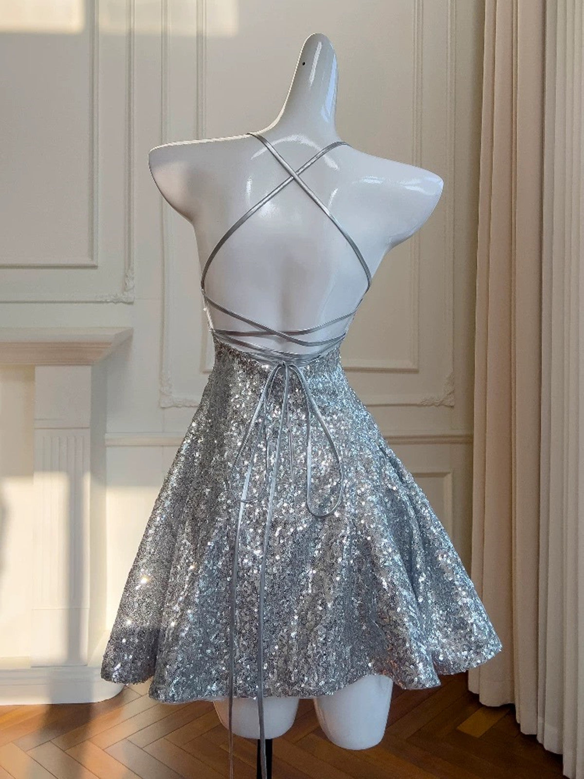 Sliver-Grey Short Sequins Straps Homecoming Dress