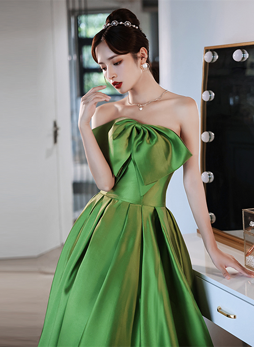 Vestido formal largo de satén verde en forma de A 