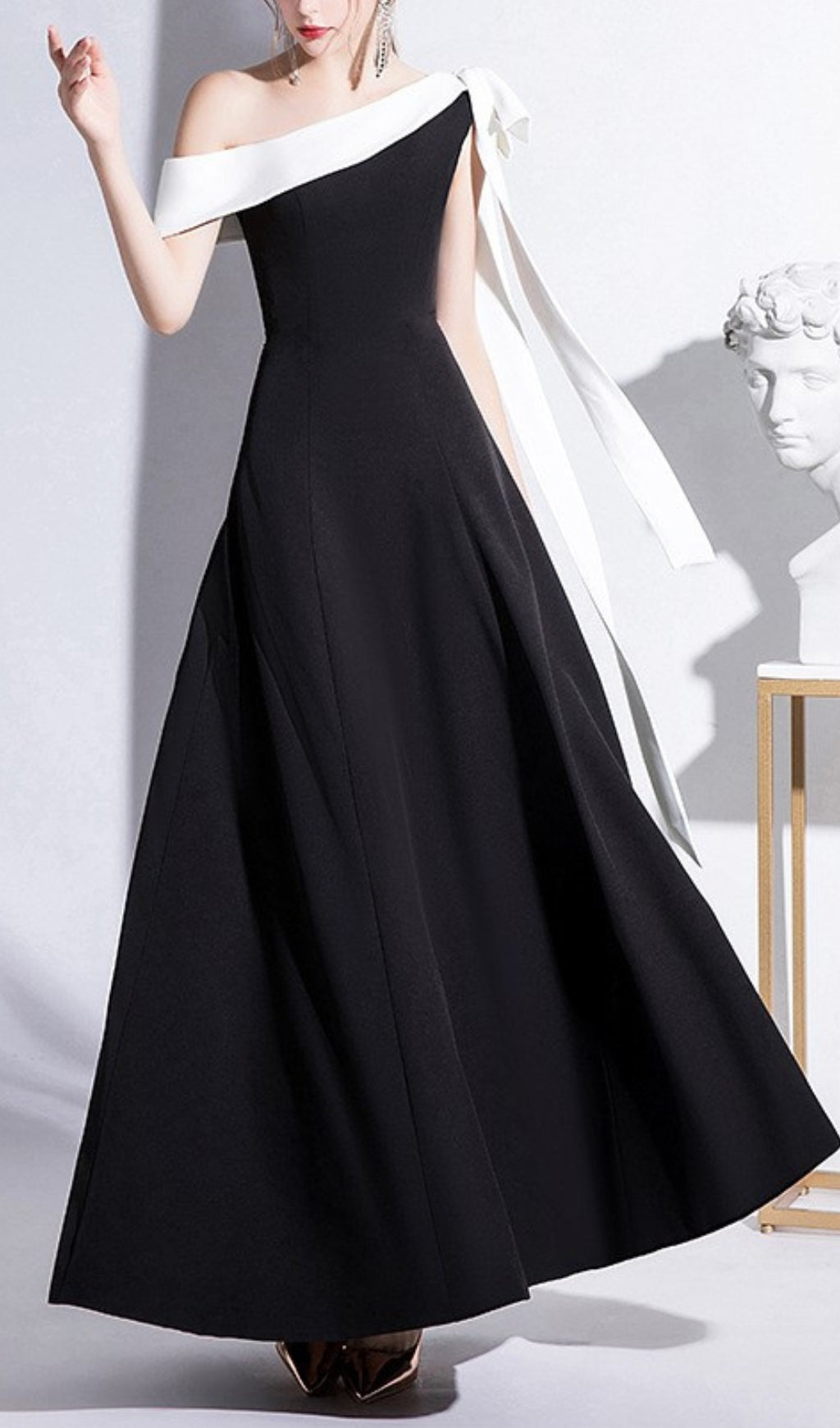 Chic Black One-Shoulder Maxi Gown with Contrast White Bow Detail