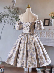Vestido de fiesta floral de satén con corte en A y mangas cortas hasta la rodilla 