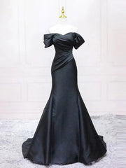 Vestido de fiesta de sirena negro de satén con hombros descubiertos 
