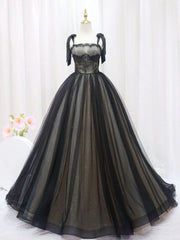 Vestido de fiesta con tirantes de tul negro y champán y encaje 