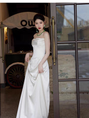 Vestido de fiesta de boda de satén blanco sin tirantes y largo hasta el suelo 