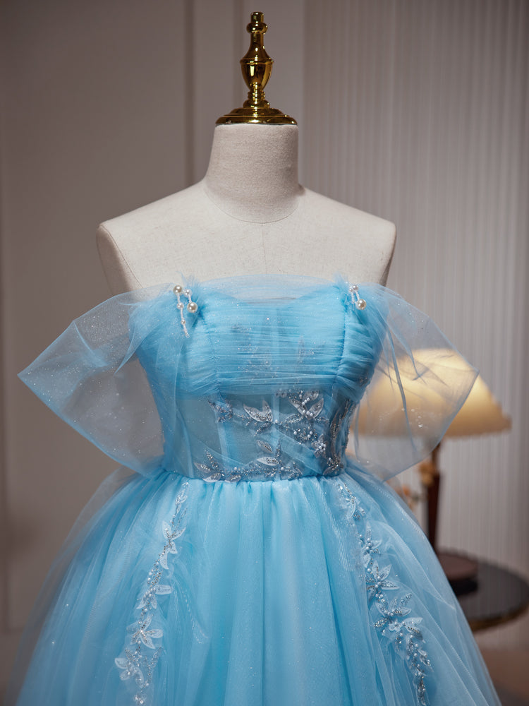 Vestido de fiesta de tul con escote en forma de corazón y cuentas en azul claro con cordones 