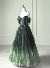Vestido de fiesta de tul verde con hombros descubiertos, corte A y cuentas 