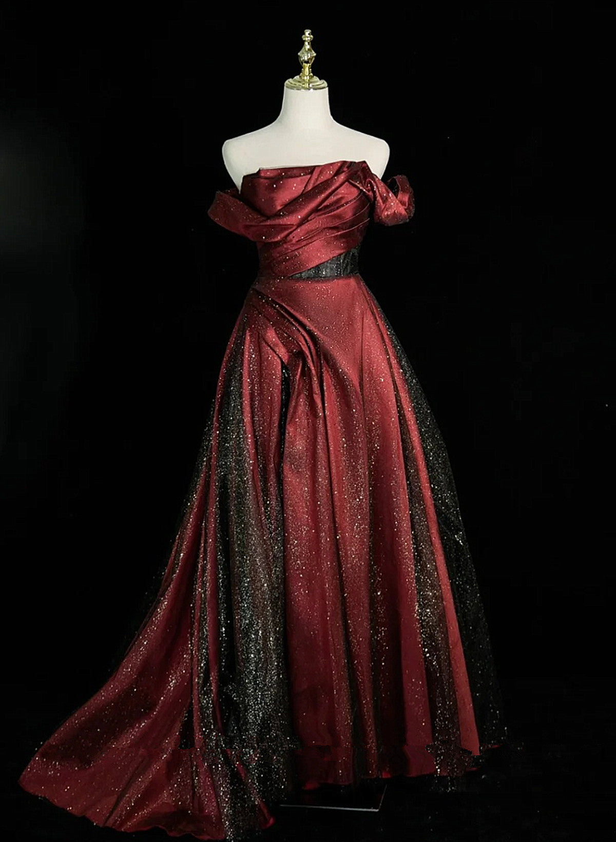 Vestido formal de satén negro y rojo vino con hombros descubiertos 