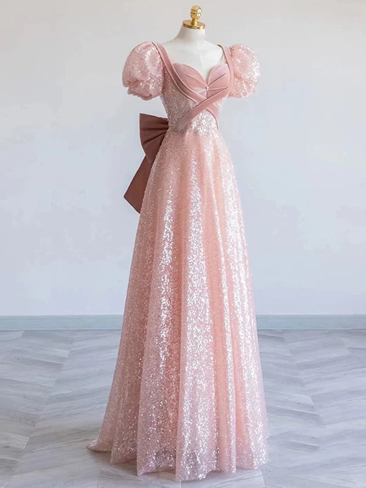 Vestido de fiesta de manga corta con lentejuelas rosas y terciopelo en forma de A 
