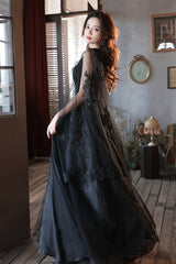 Black Tulle V-neckline Party Dress with Lace Applique