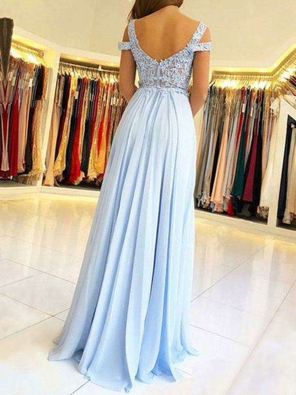 Hermoso vestido formal largo de gasa azul claro con encaje 
