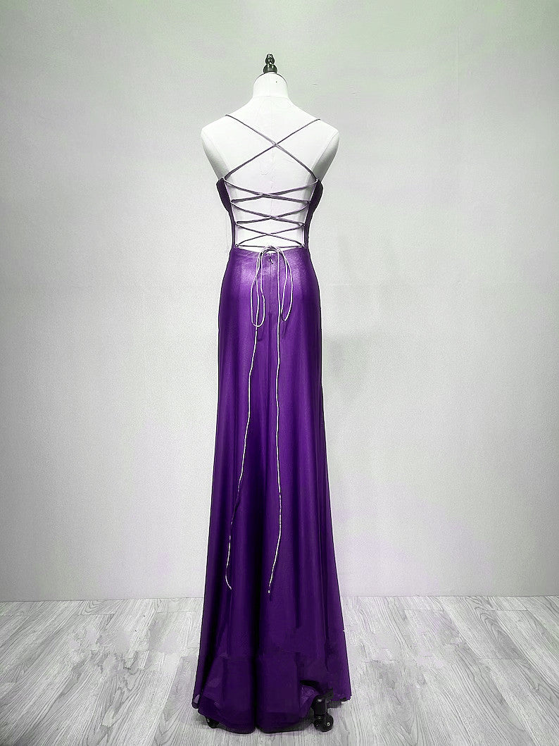 Vestido formal morado con tirantes de licra 