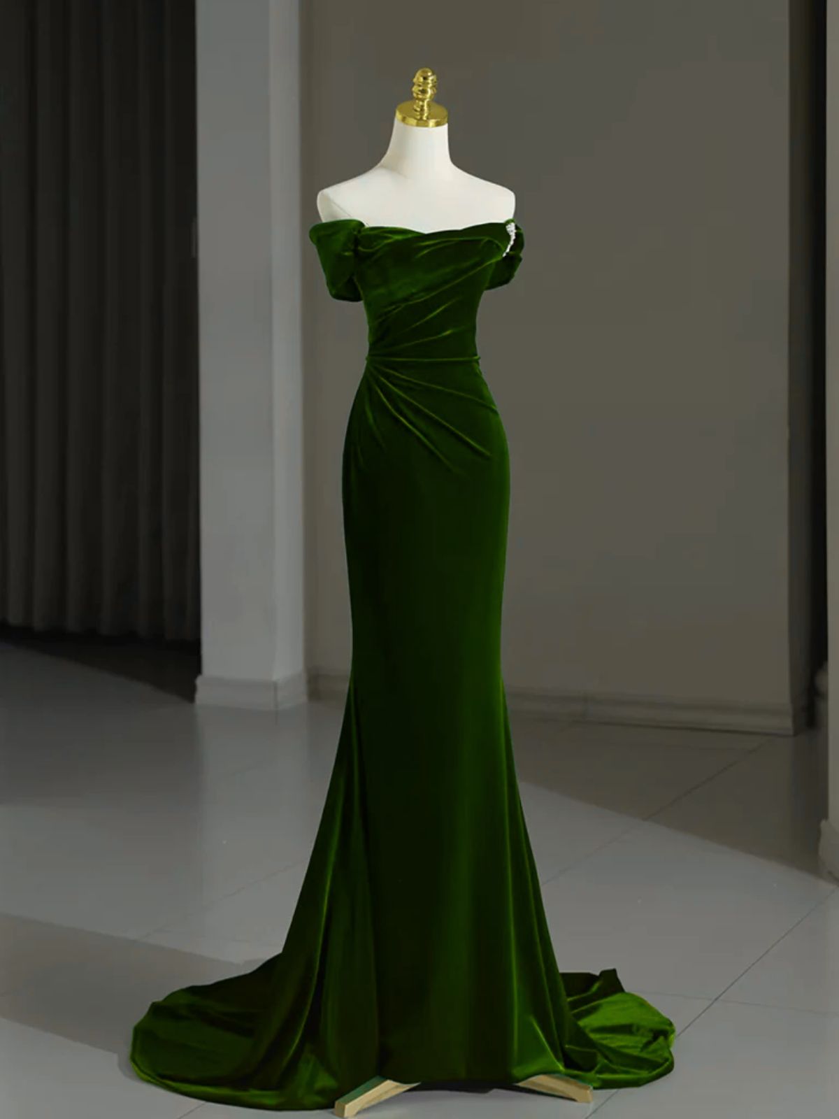Green Mermaid Velvet Off Shoulder Party Dress