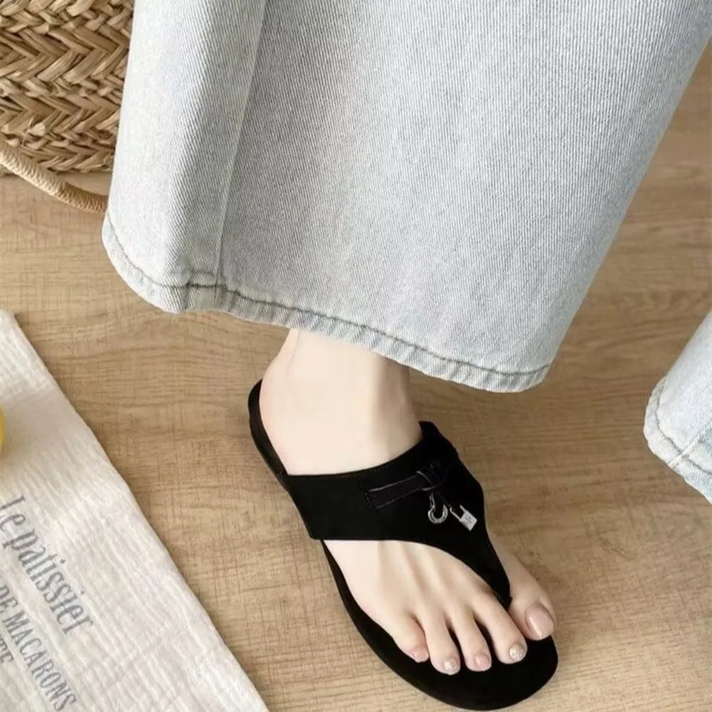 Versatile Flat Toe Flip-flops Beach Casual Sandals