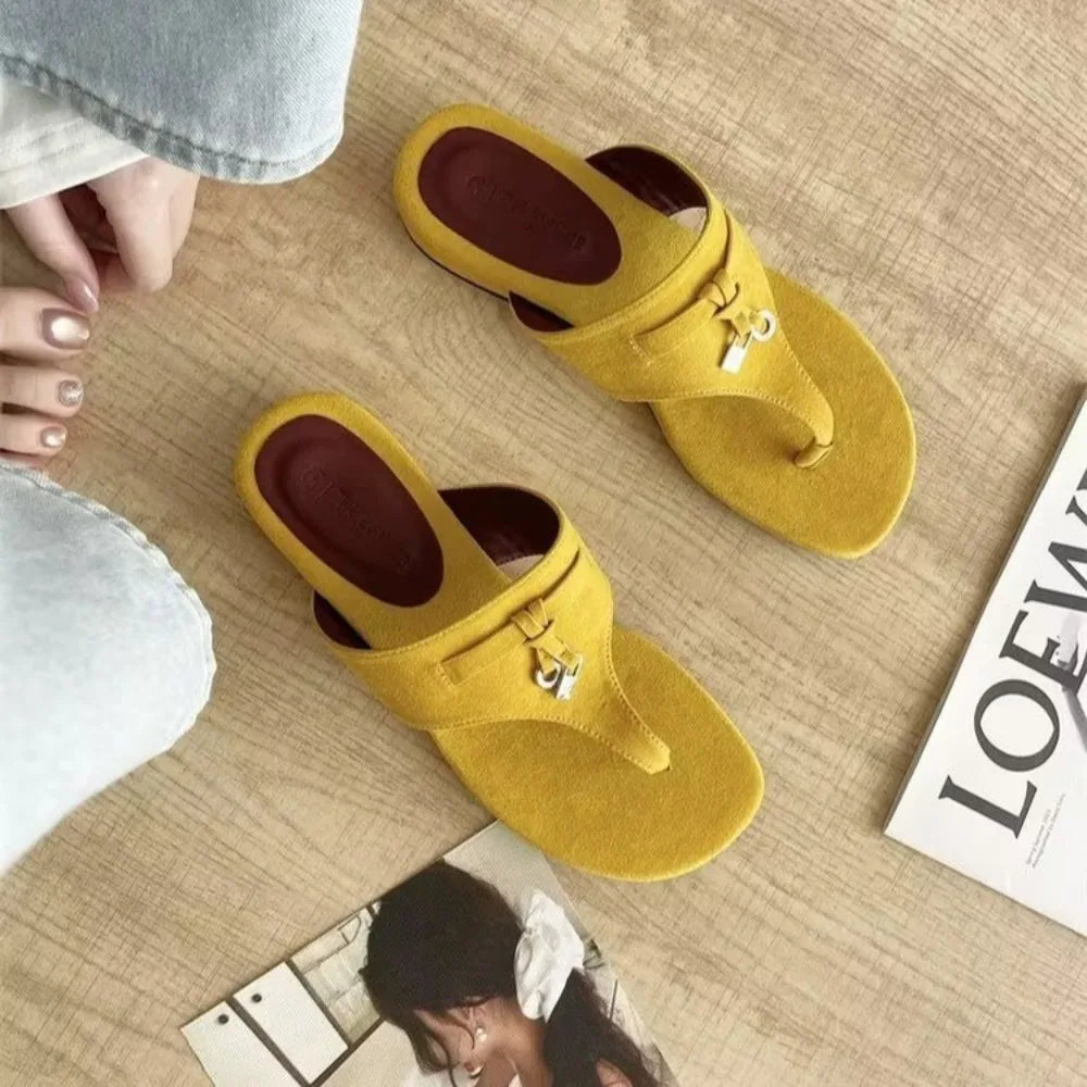 Versatile Flat Toe Flip-flops Beach Casual Sandals
