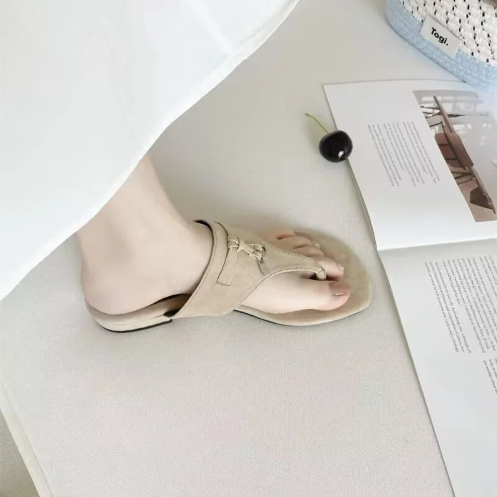 Versatile Flat Toe Flip-flops Beach Casual Sandals