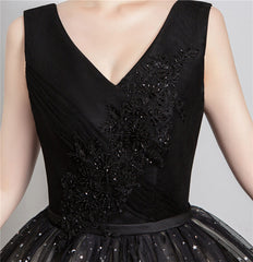 Hermoso vestido de fiesta de tul degradado con escote en V 