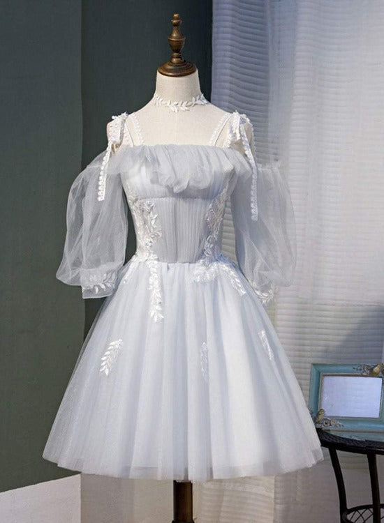 Vestido corto de fiesta gris con tirantes de tul 
