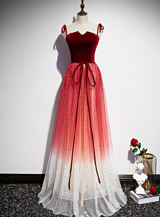 Bonito vestido de fiesta largo de tul rojo con lentejuelas 