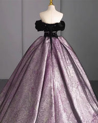 Hermoso vestido formal largo con cuentas y escote corazón y hombros descubiertos 