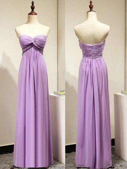 Vestidos de dama de honor de corte imperio en morado claro con escote corazón y fruncido 
