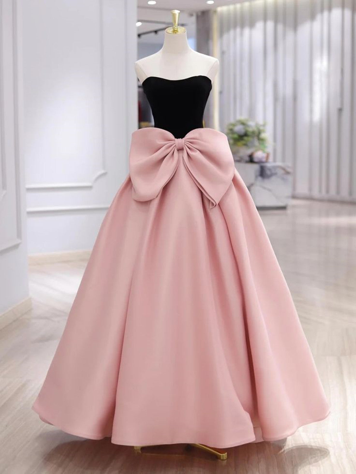 Pink and Black Scoop A-line Prom Dress with Bow