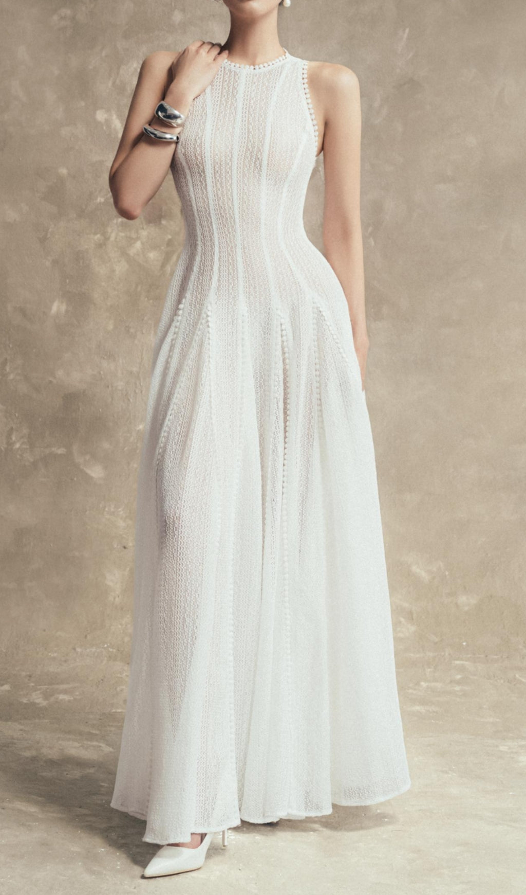 Elegant Cham Vintage-Inspired Sleeveless Maxi Dress