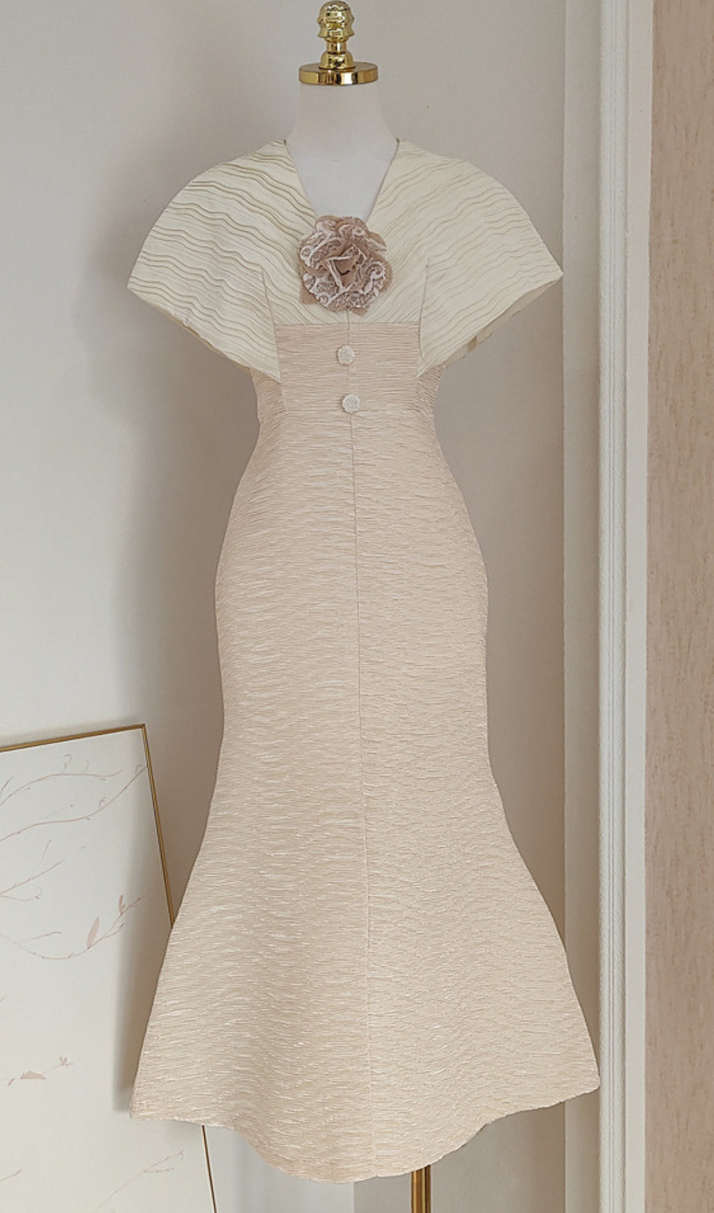 Endre Chic V-Neck Midi Dress with Pleated Sleeves & 3D Floral Appliqu