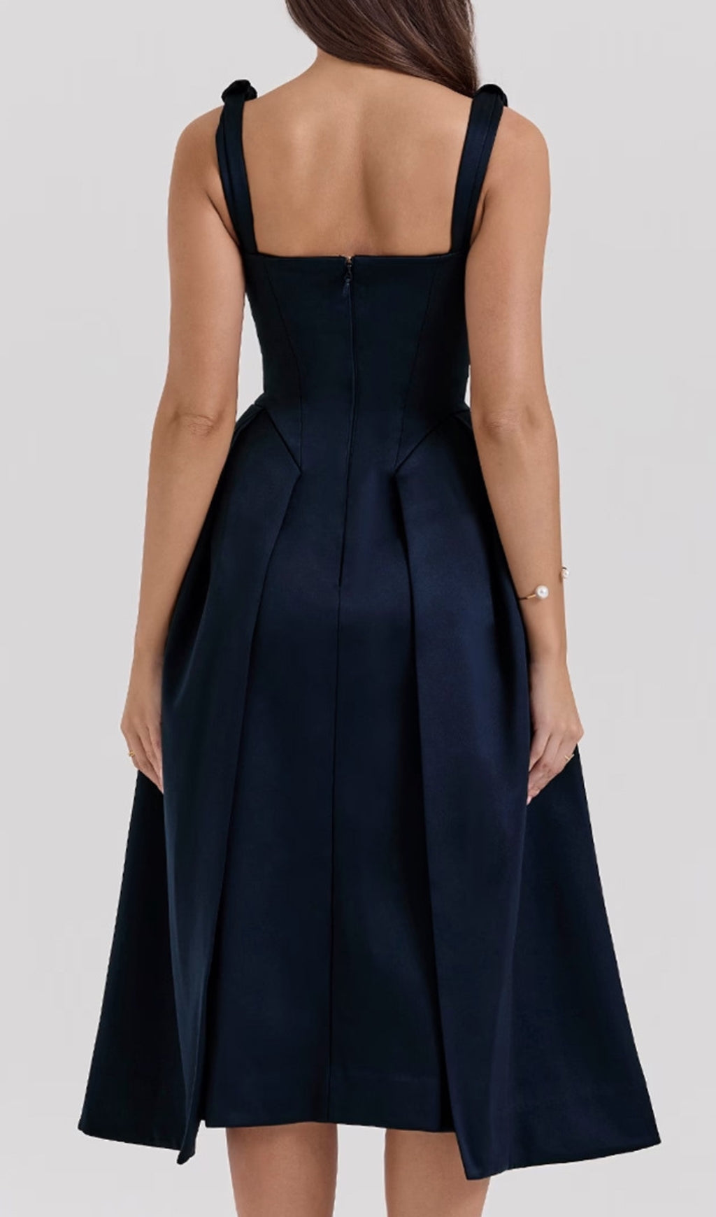 Dilanne Elegant Navy V-Neck Midi Dress