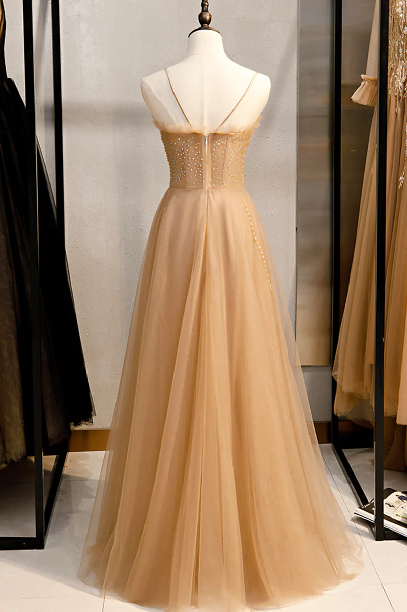 Hermoso vestido de fiesta de tul con cuentas y escote en forma de corazón 