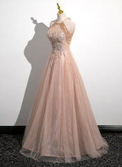 Precioso vestido de fiesta de tul con cuello halter y apliques de encaje en color rosa perla 