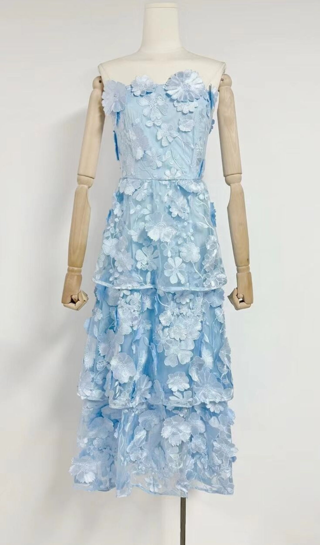 Dreamy 3D Floral Tiered Strapless Midi Dress