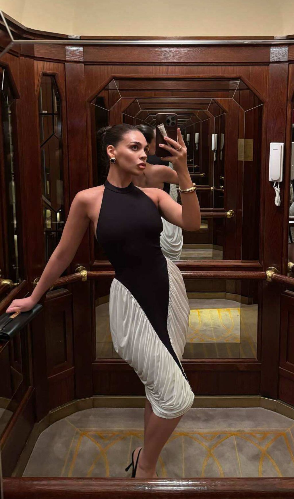 Elegant Two-Tone Halter Ruched Bodycon Midi Dress