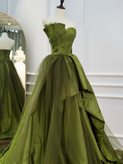 Vestidos de fiesta verdes con volantes escalonados y sin tirantes 