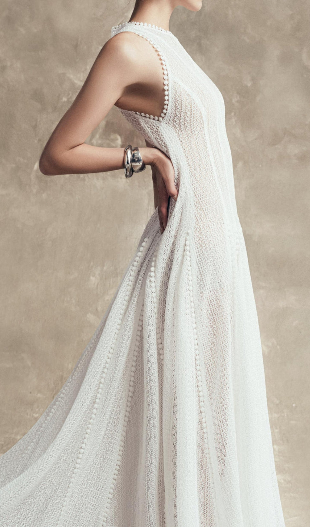 Elegant Cham Vintage-Inspired Sleeveless Maxi Dress