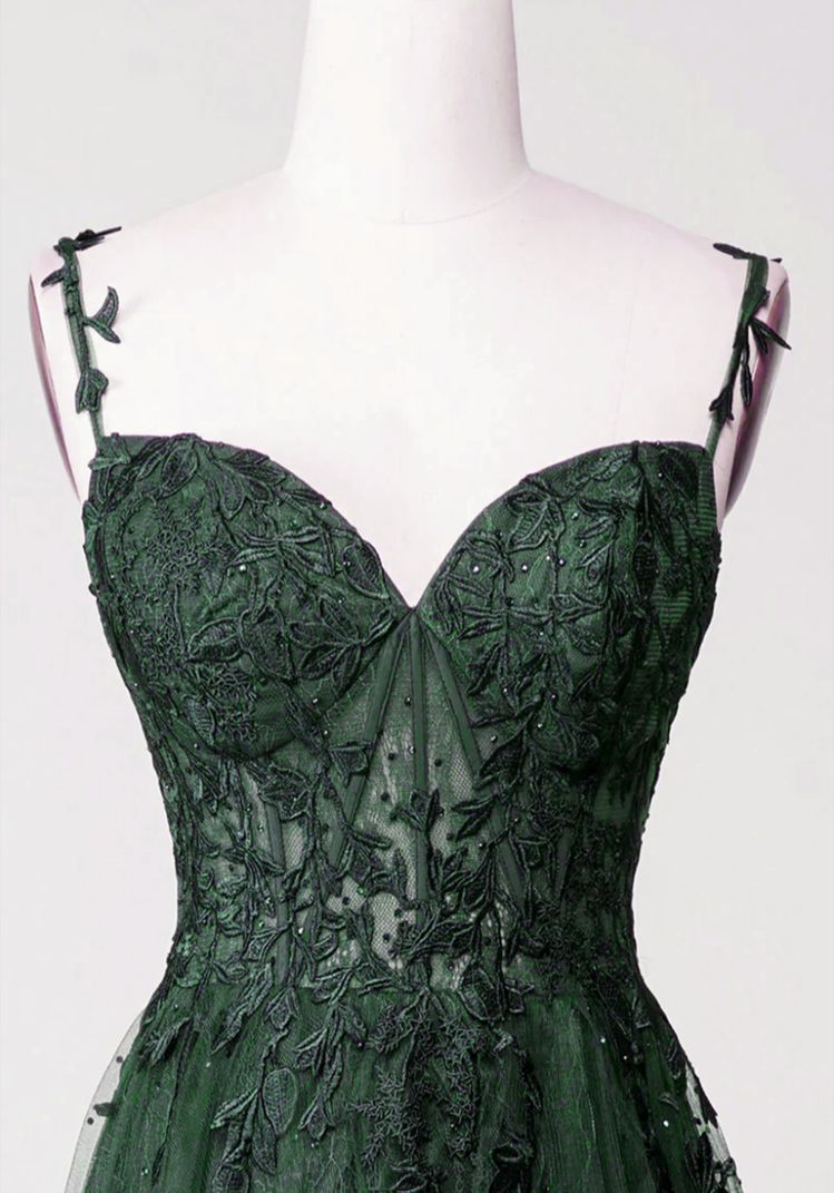 Vestido de fiesta elegante de tul con tirantes verdes y encaje 
