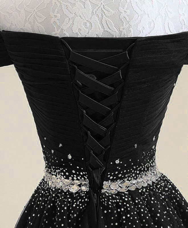 Vestido de fiesta de tul negro con hombros descubiertos y cuentas 