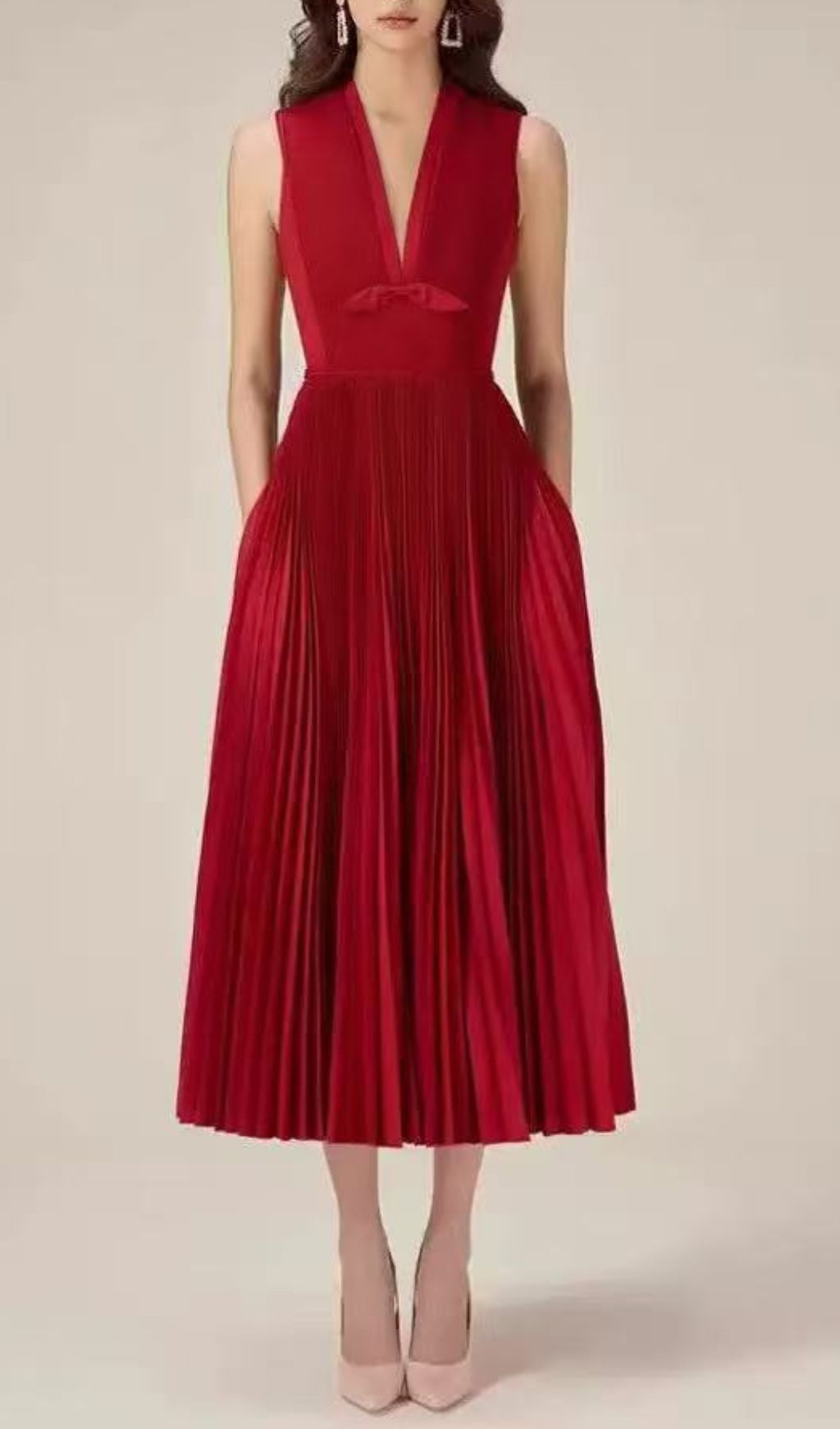Fusa Elegant Black Pleated Midi Dress
