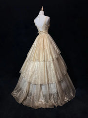 Vestido formal de tul con capas y escote en V color champán claro 